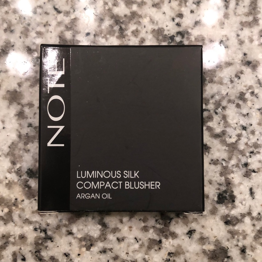 Note Luminous Silk Compact Blusher